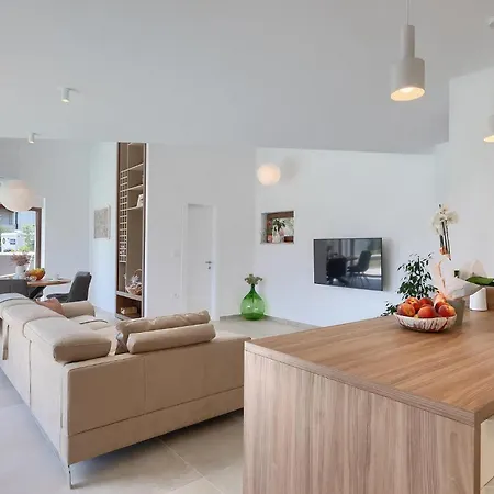 Ogradina بيت للعطل